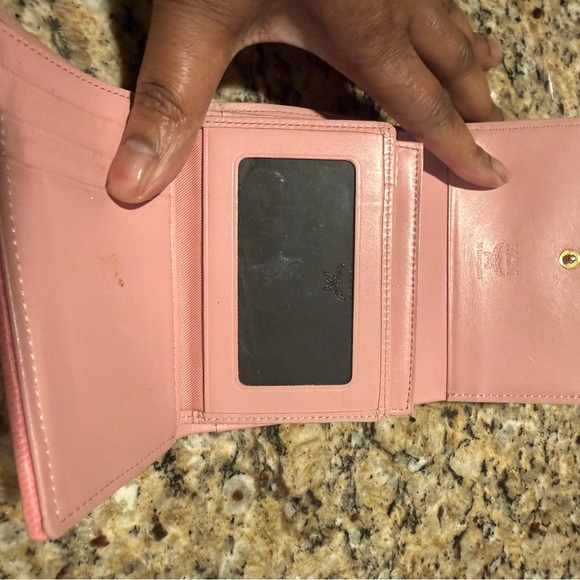 MCM Tri-Color Wallet with Gold Accents - Picture 7 of 16